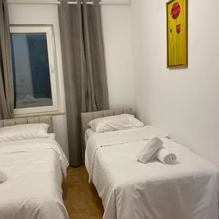 Juli's Pazari Nest * Tirana